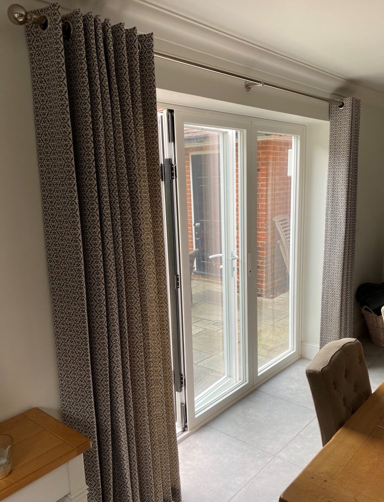 Curtains and blinds installations Bromley.