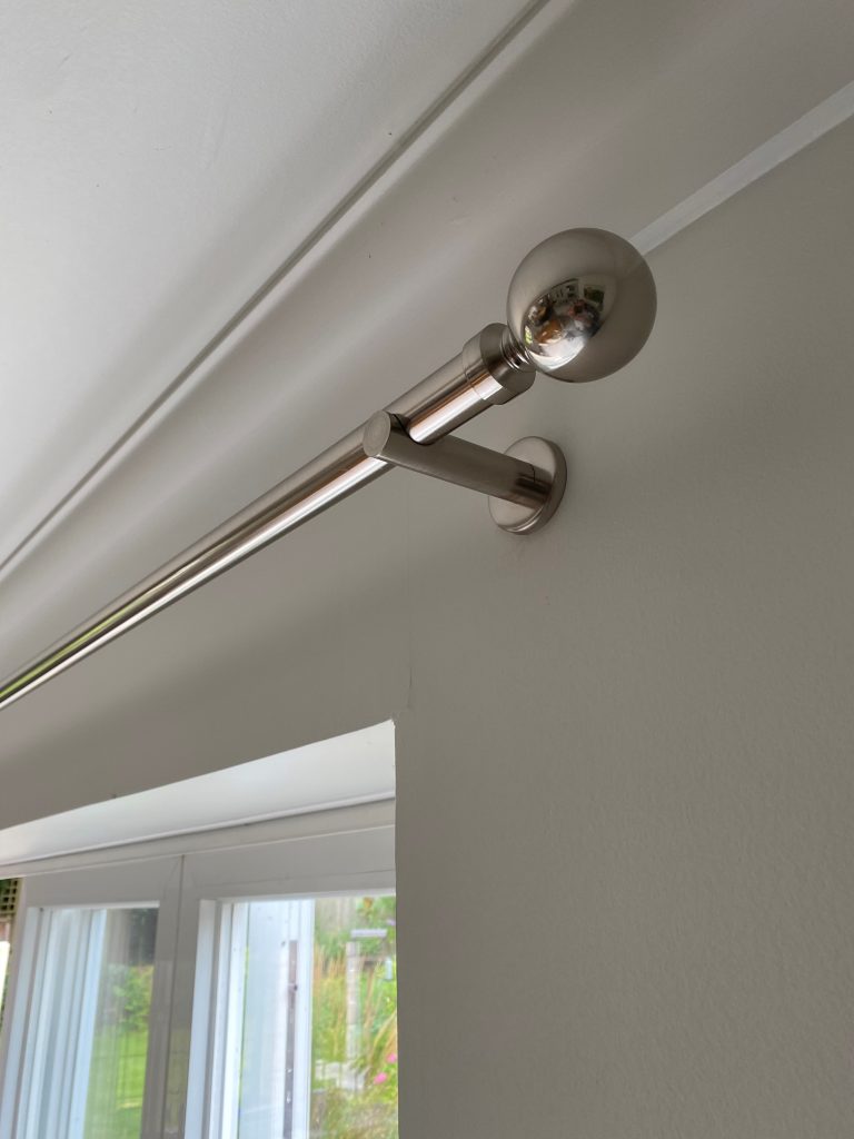 Curtains and blinds installations Bromley.