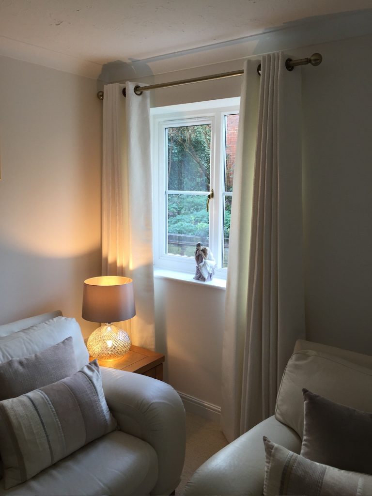 Curtains and blinds installations Bromley.